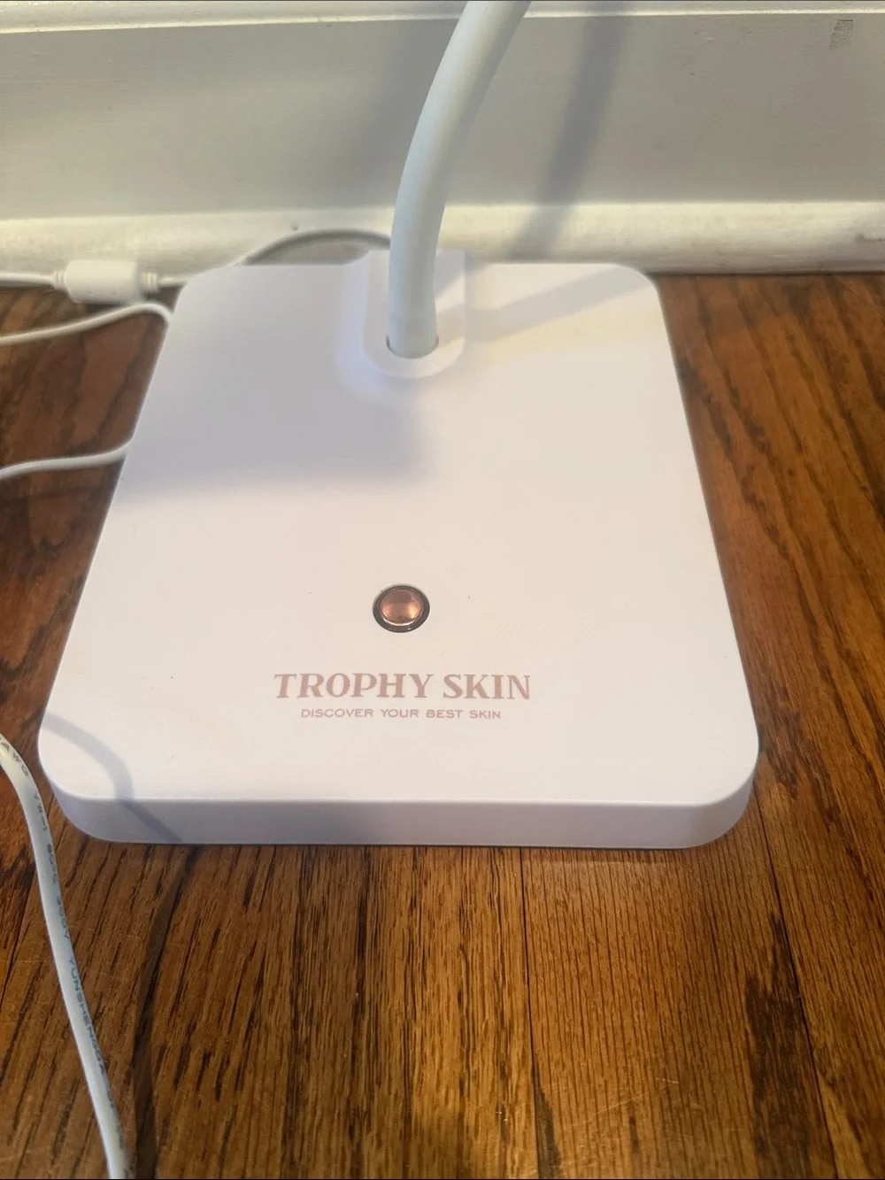 Trophy Skin White LED Therapy Lamp